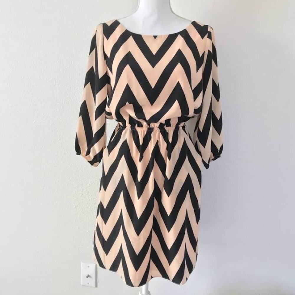 GIANNI BINI Malia Belted Chevron Dress